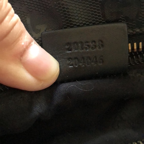 Today Only🌺AUTHENTIC GUCCI MONOGRAM IMPRIME CROSSBODY BAG🌺price firm - Picture 14 of 16